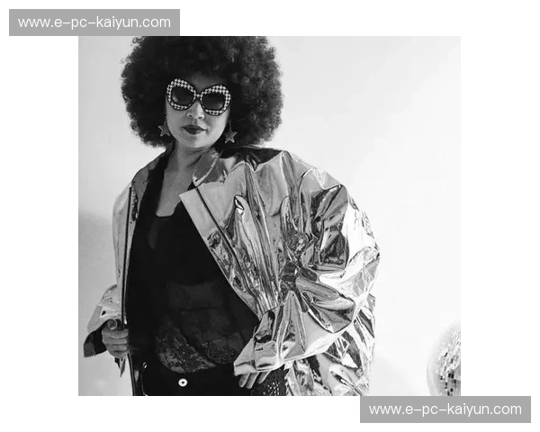 当赛博时代的冰冷遇上张蔷：一场跨越四十年的“迪斯科灵魂”大冲撞